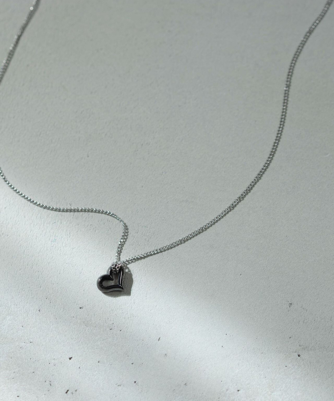 オープンハートネックレス　 IPブラックカラー　アレルギーフリー　送料無料　N1129‐BK