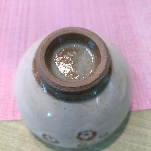 可愛い花柄のお茶碗【桜シリーズ】粉引き 茶碗・めし碗 ととろ窯 通販