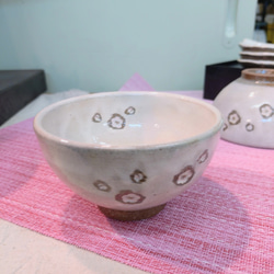 可愛い花柄のお茶碗【桜シリーズ】粉引き 茶碗・めし碗 ととろ窯 通販