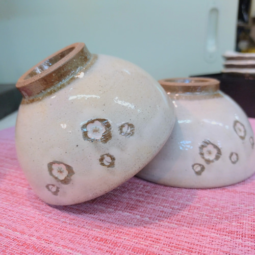 可愛い花柄のお茶碗【桜シリーズ】粉引き 茶碗・めし碗 ととろ窯