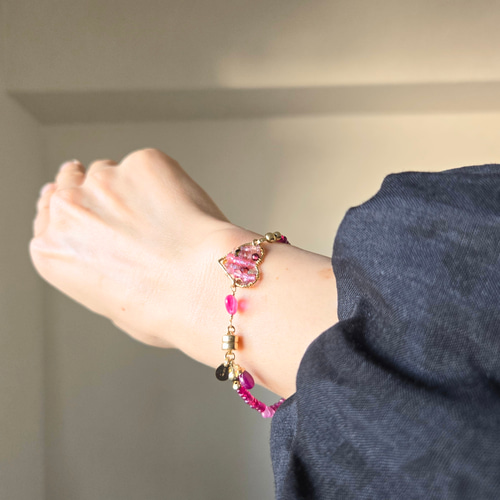 ルビー、ピンクサファイア、スピネルのお花とハートのブレスレット 