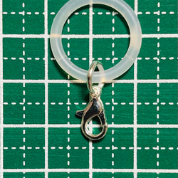 ホワイトシルバー　カニカン付シリコンリング　アンブレラマーカー　ペットボトルマーカー　3個セット 2枚目の画像