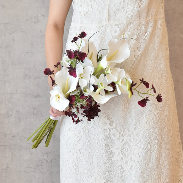 【受注制作】カラーとボルドーのオンシジウム 縦長のアームブーケ（アーティフィシャル）ウェディング 前撮り 和装 ‥…━…‥ 受注制作 ウェディング 前撮り アーティフィシャルフワラー