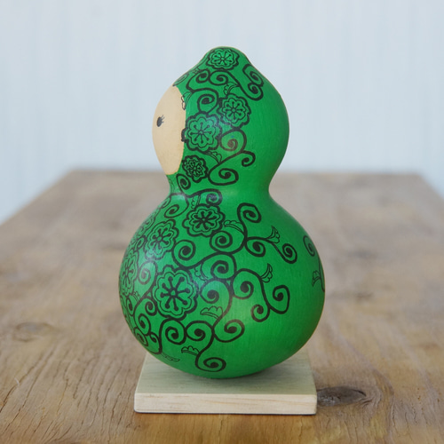 eimaru『生の瓢箪26から30cm』 ひょうたんアート 緑色の花唐草 その他置物 gane工房 通販 18096409