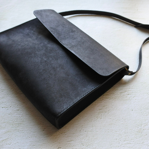 レザーショルダーバッグ⭐︎一点もの⭐︎現品限り⭐︎即納⭐︎プエブロ