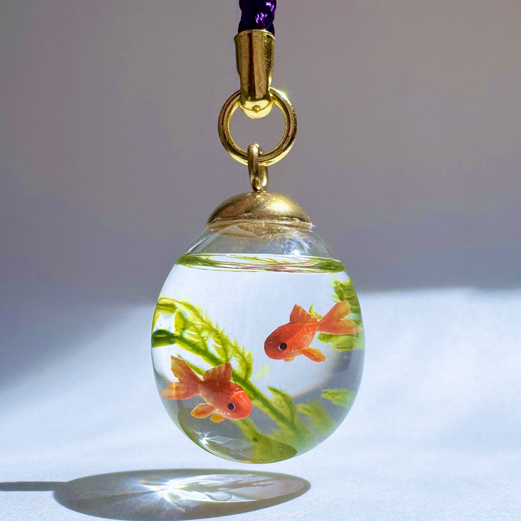 【国内配送】 帯飾り　「金魚切子」　根付　ストラップ　キーホルダー スマホアクセサリー