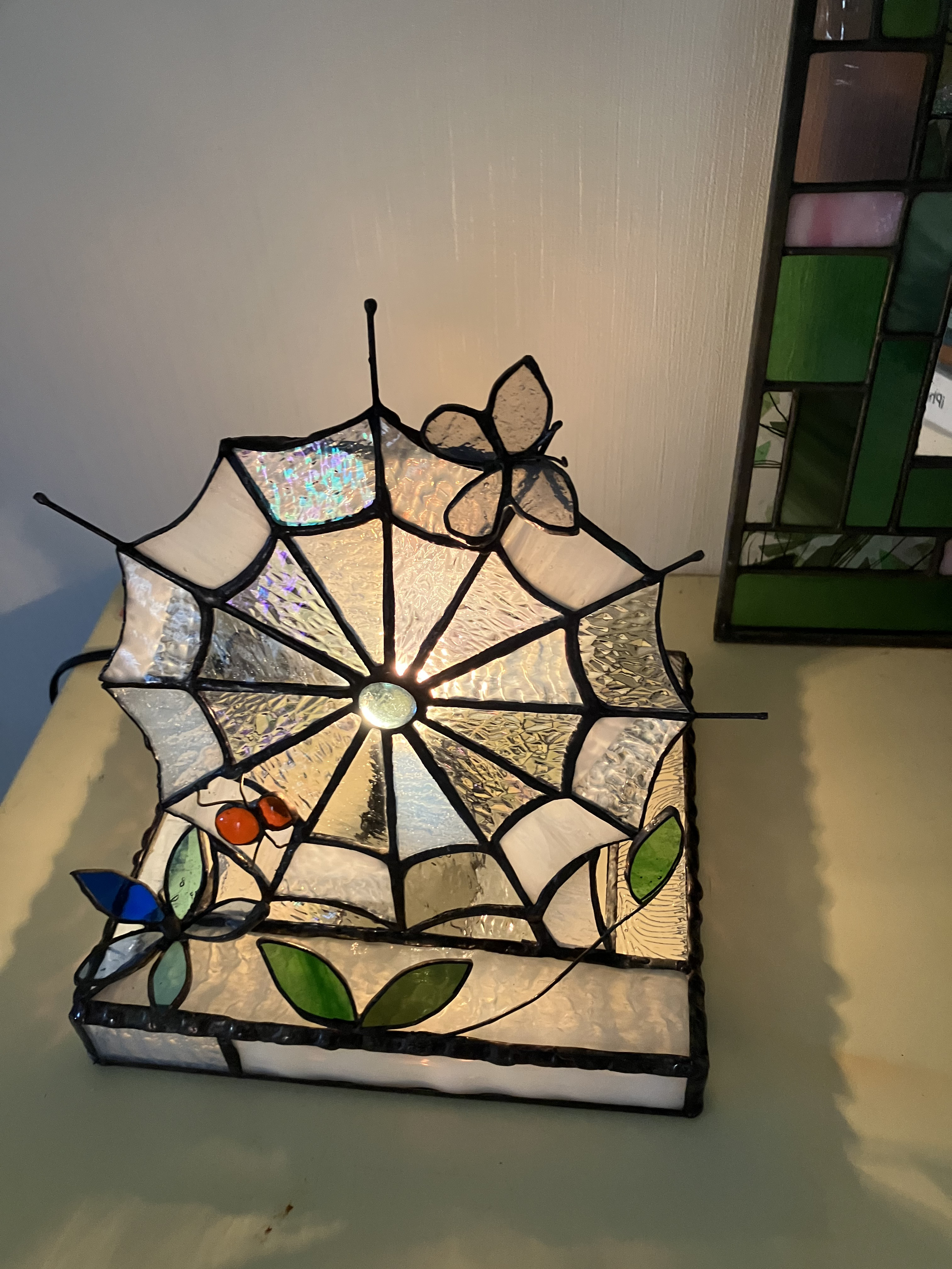 くもの巣ランプ