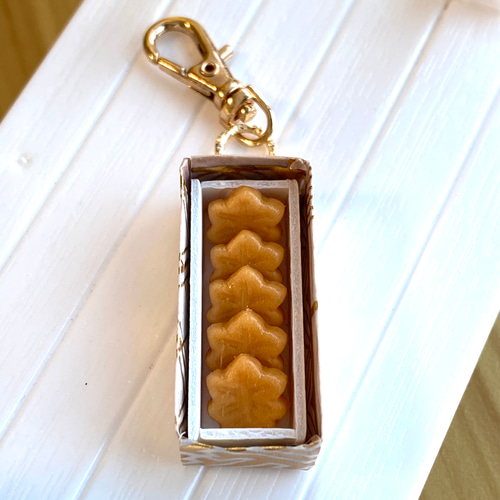 レア 吉徳 もみじまんじゅう クッション ぬいぐるみ 特大 日本製 タグ付き 吉徳 もみじまんじゅう クッション キーホルダー レア 吉徳 もみじ