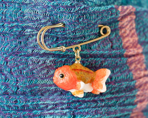和紙アクセサリー/ブローチ『金魚（ランチュウ）』魚 ブローチ 和紙