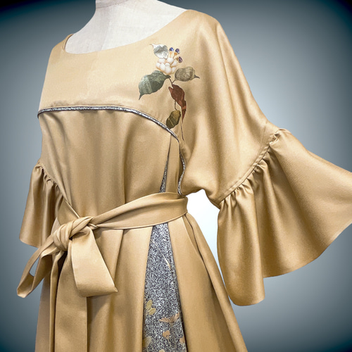 高級感抜群！螺鈿細工 優美さ際立つ アクセントカラーワンピース 着物