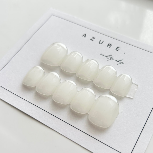 フレンチネイルホワイトネイルミラーネイルシルバーネイル乳白色ネイルシンプルツヤネイルぷっくりネイルチップ短め長め振袖冬春 1枚目の画像