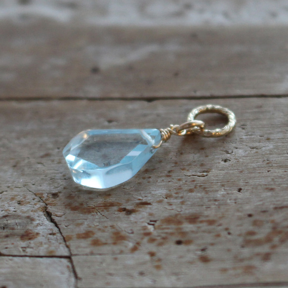 ✨涼やかなクリアブルー✨ スカイブルートパーズ＜スライスカット＞の