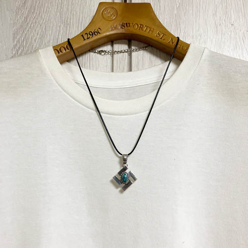 サンダーバード　フーベイ　ターコイズ　シルバーネックレス#インディアンジュエリー フーベイ ターコイズ スワティカ シルバー ネックレス