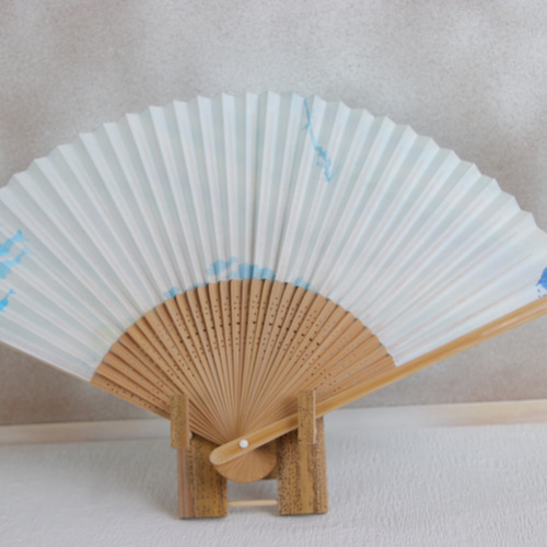 はな 手描き一点物です 一点もの手描き和紙扇子『青の世界』 その他ファッション雑貨