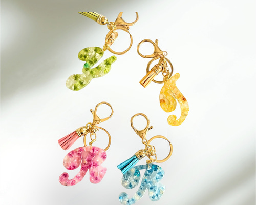 夜桜葉風　イニシャルキーホルダー　3点　ドライフラワー 6d4a523f7ec84a33081a3e9dc90d0f