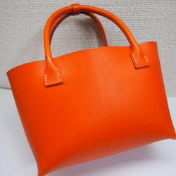 オレンジ レザートートバッグ 中型 9108092-90102-b_eCom.png?v=2