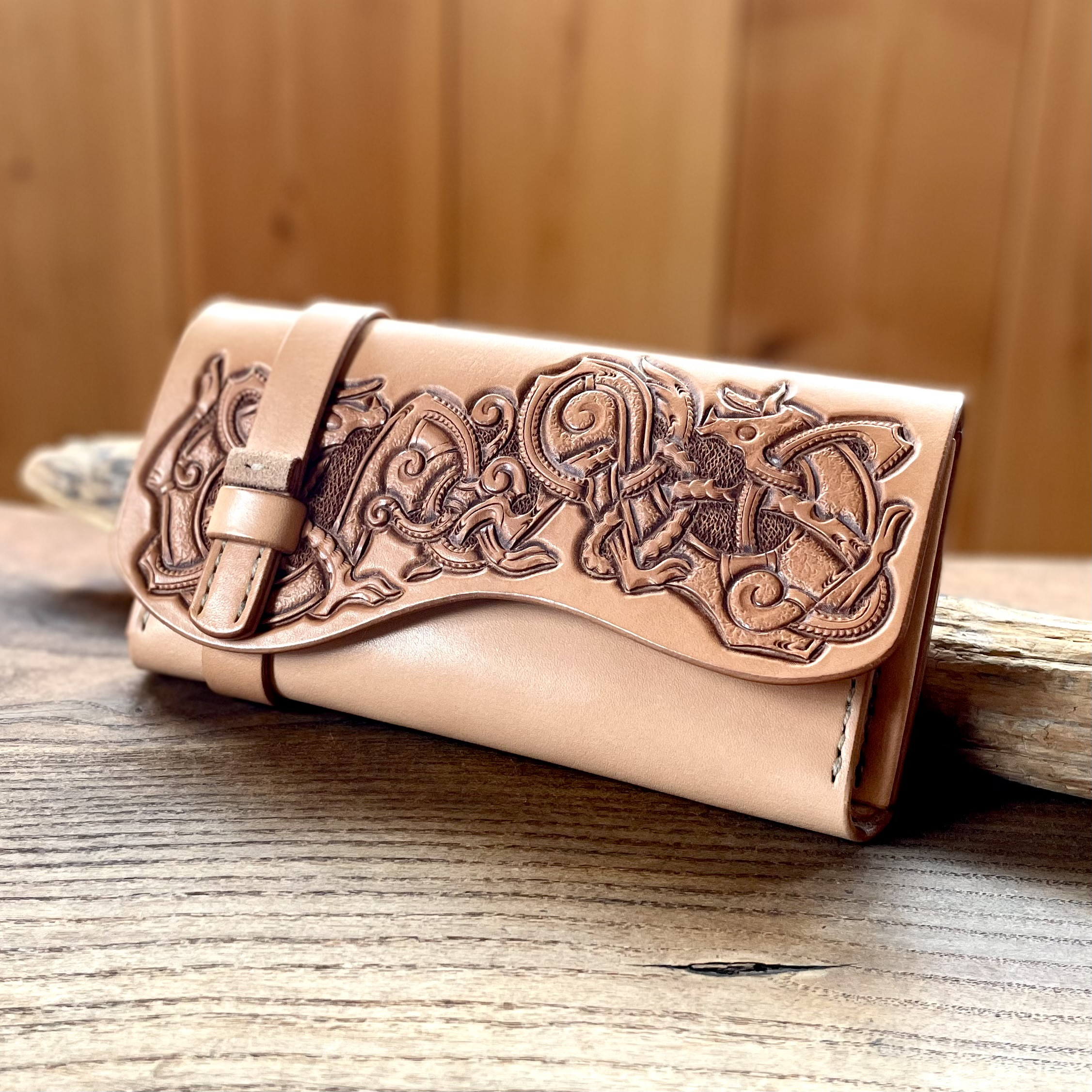 バイカー ロングウォレット［カービング・ナチュラル］／本革 レザー 長財布 ヴァイキング 北欧