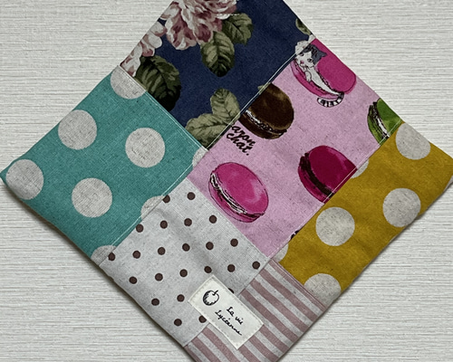 【ハンドメイド】鍋敷き ポットマット カラフルパッチワーク柄 ハンドメイド ポットマット 鍋敷き パッチワーク - メルカリ