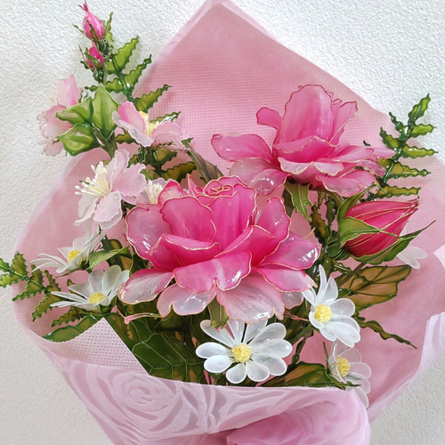 こんそめです♪ピンク系の花かごです♪ディップフラワー(アメリカンフラワー) ピンクのコスモス） アメリカンフラワー、ディップフラワー