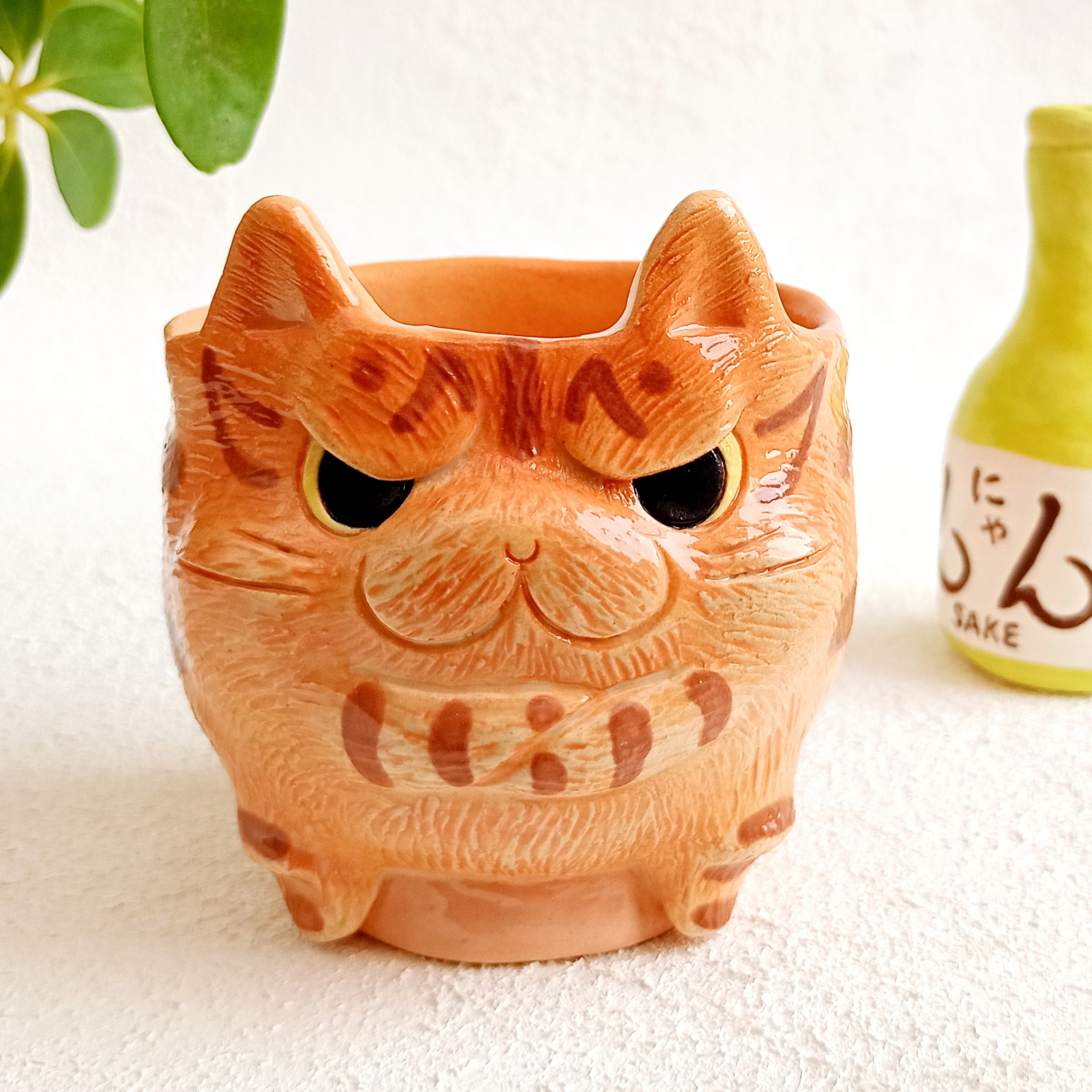 トラ猫ぐい呑　80ｍｌ　動物の陶器　1点あります