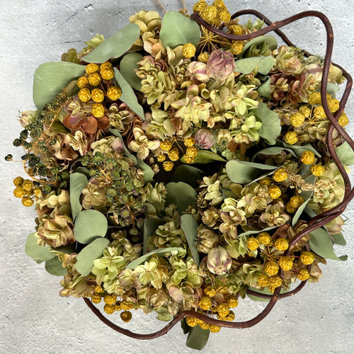 受注制作ユーカリと紫陽花と花々のリース ユーカリと紫陽花の森の雰囲気リース