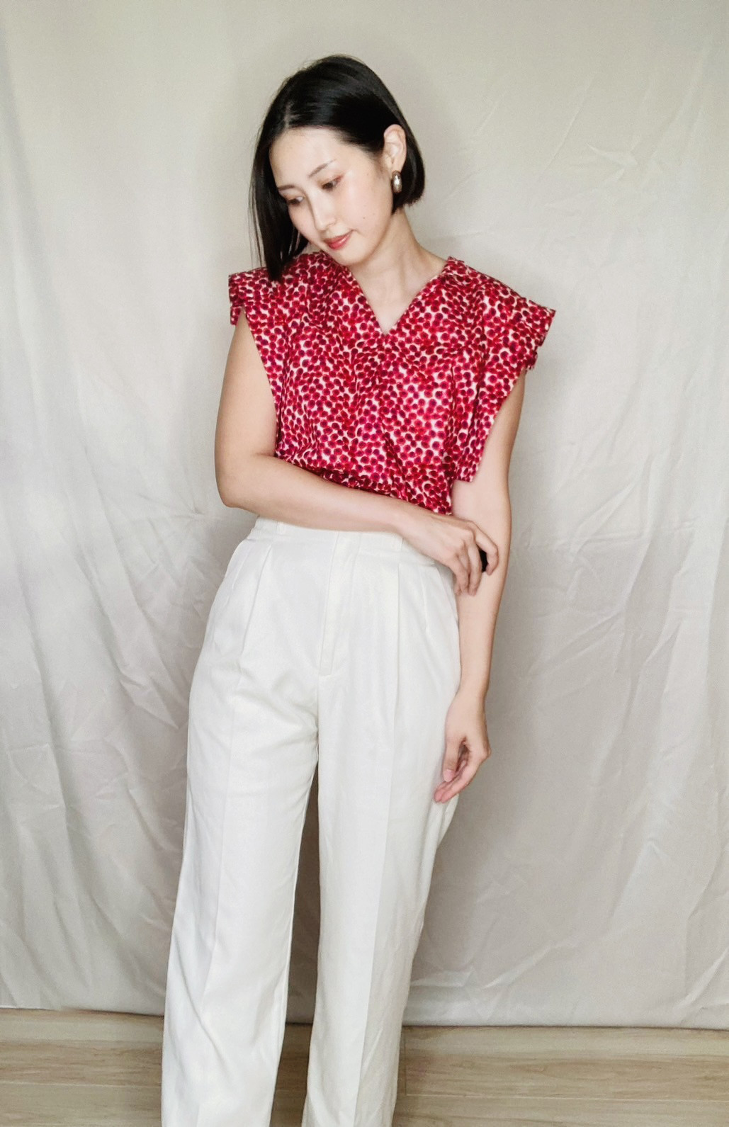 「リバティプリント・パタパタ袖スキッパーブラウス – 上質コットンで快適な着心地」