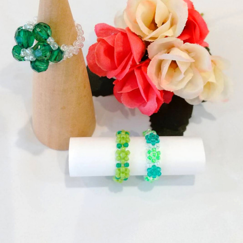 ソロバンビーズのリングとお花のリングのセット 指輪・リング ひでか