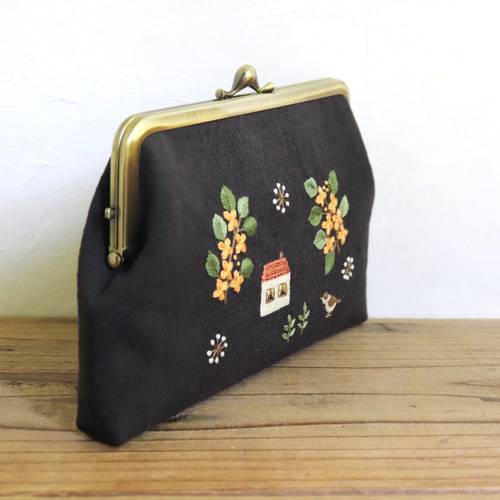 手刺繍のがま口ポーチ『金木犀の咲く頃』角型 がま口 スミレソラ