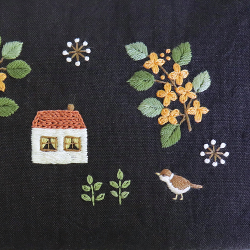 手刺繍のがま口ポーチ『金木犀の咲く頃』角型 がま口 スミレソラ