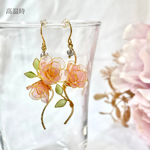 ローズ揺れる花びらピアス レッド | amiti
