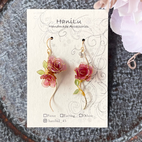 色が変わる薔薇咲くピアス/イヤリング ٭❀* 揺れる大人可愛い・華奢で