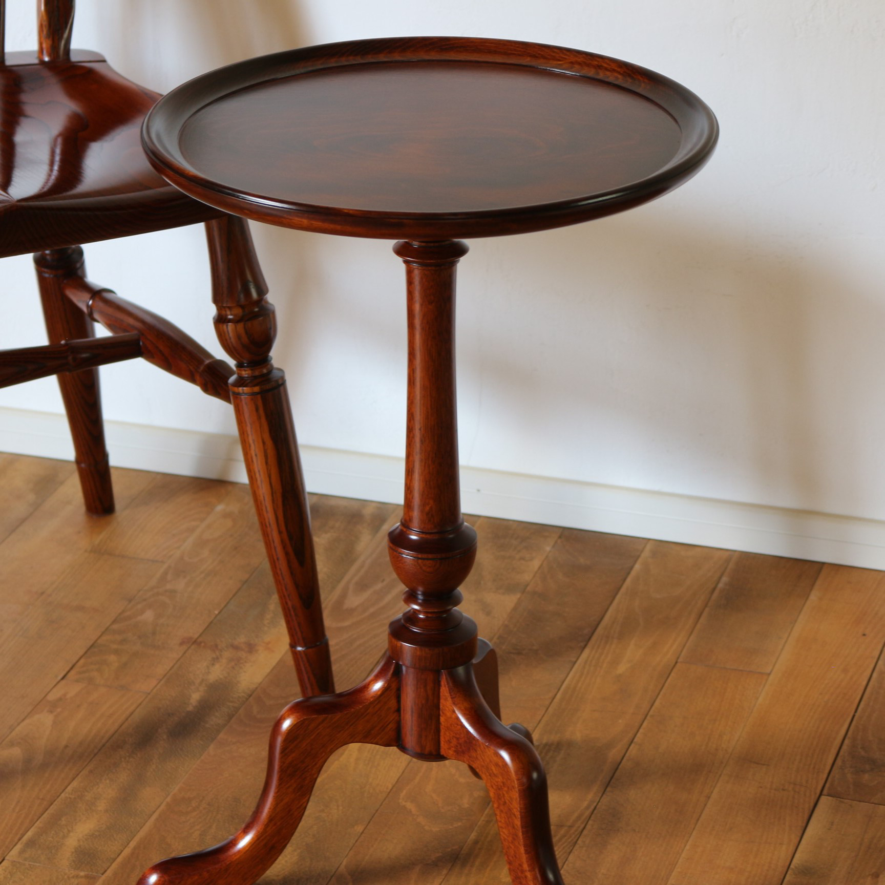 Φ360ワインテーブル（漆仕上げ）