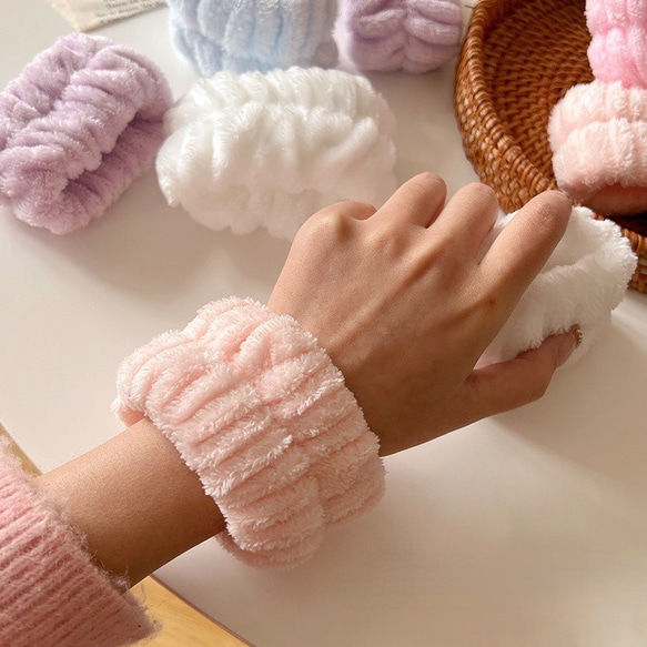 袖が濡れない！ふわふわシュシュの吸水リストバンド 2個セット 全5色