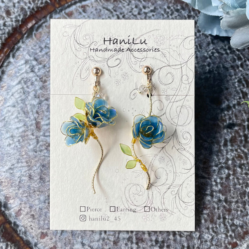 色が変わる薔薇咲くピアス/イヤリング ٭❀* 揺れる大人可愛い・華奢で