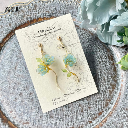 色が変わる薔薇咲くピアス/イヤリング ٭❀* 揺れる大人可愛い・華奢で