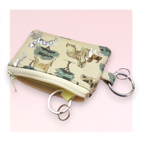 スマートキーケース リバティプリント使用 印鑑ケース ベージュ犬柄