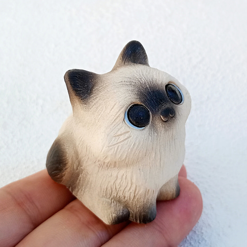 白猫・ヒマラヤン猫とても小さな人形 A or B **訳あり作品 ネコ