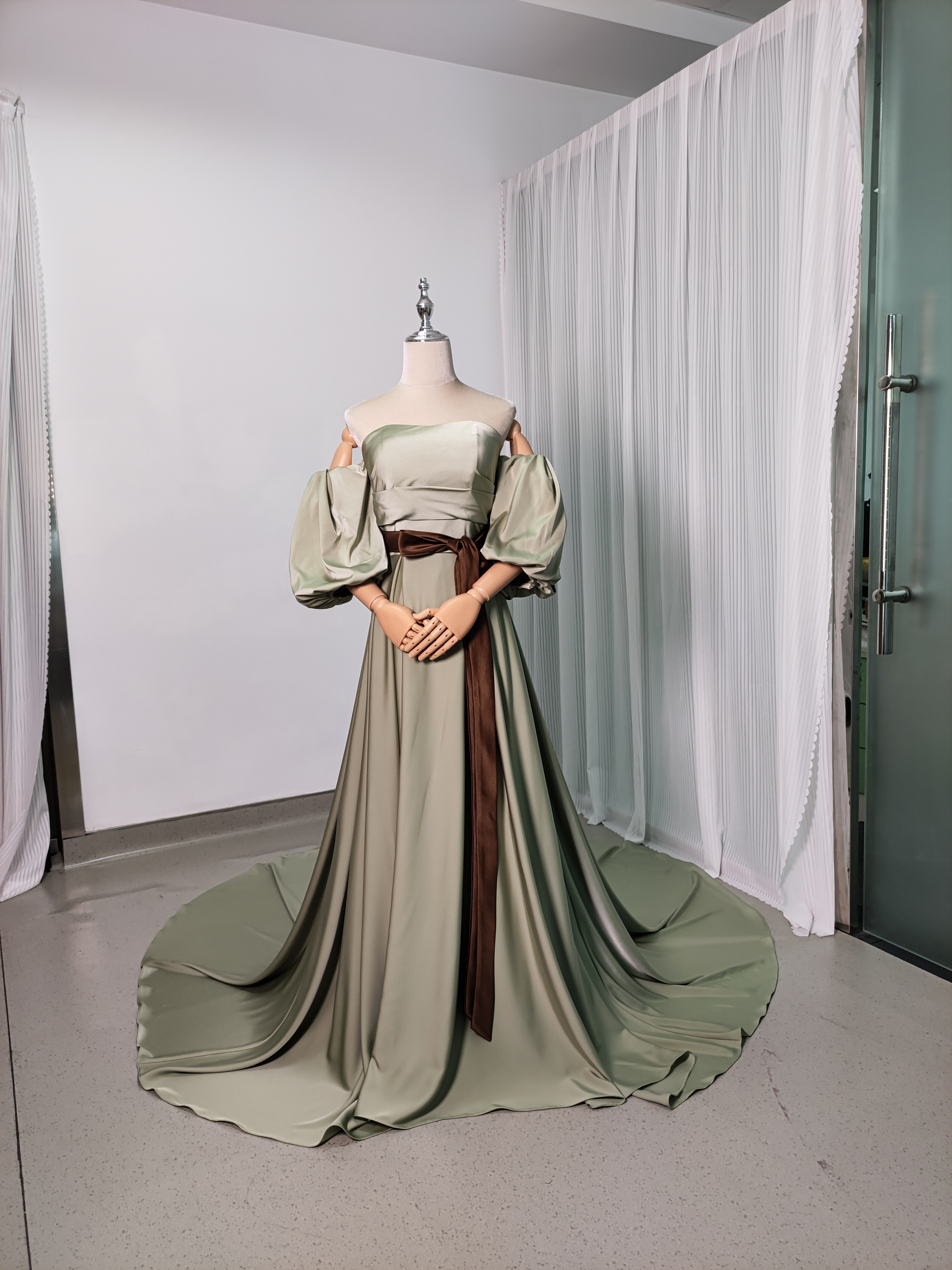 送料無料！カラードレス  ピスタチオグリーン ピスタチオグリーン サッシュベルト  ビスチェドレス  滑らか 結婚式