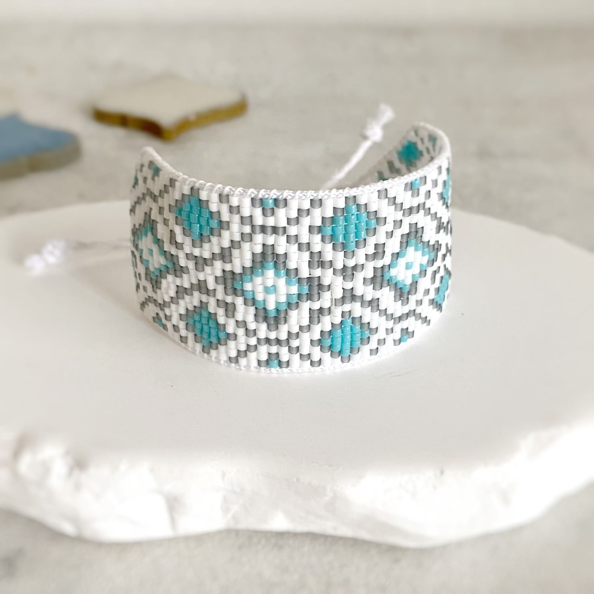 ランタン柄・ビーズ織り ブレスレット[ターコイズ]（アレルギー対応）