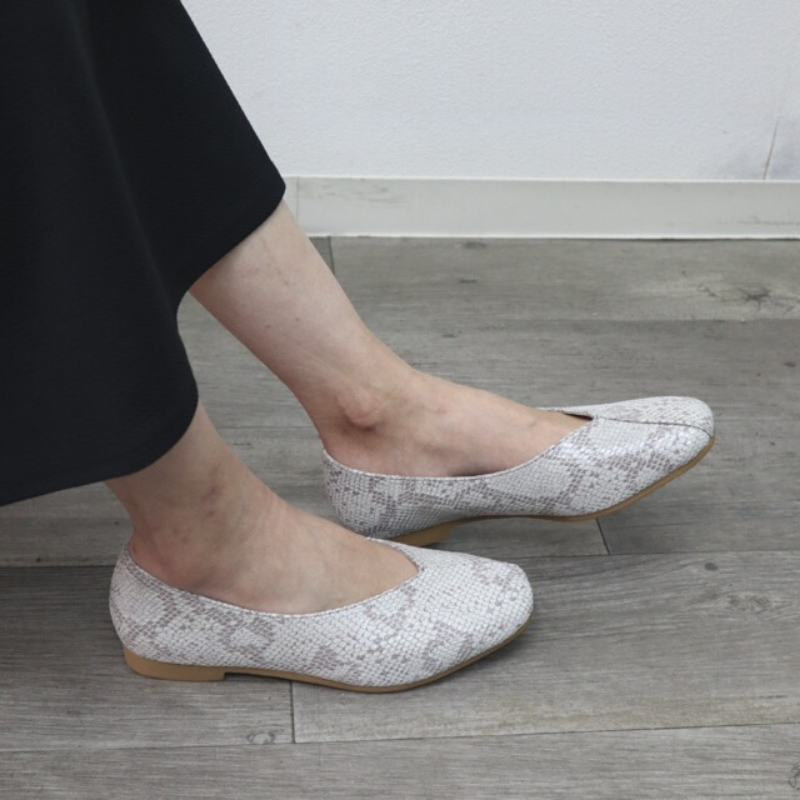ATP ATELIER パイソン柄フラットパンプス