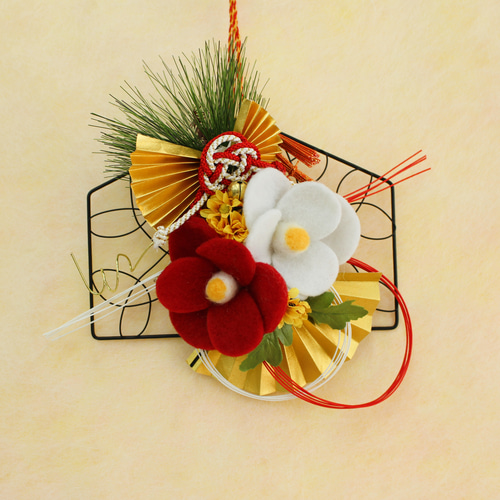 お正月飾り「椿の立体絵馬」リース・アレンジ アートフラワー アート