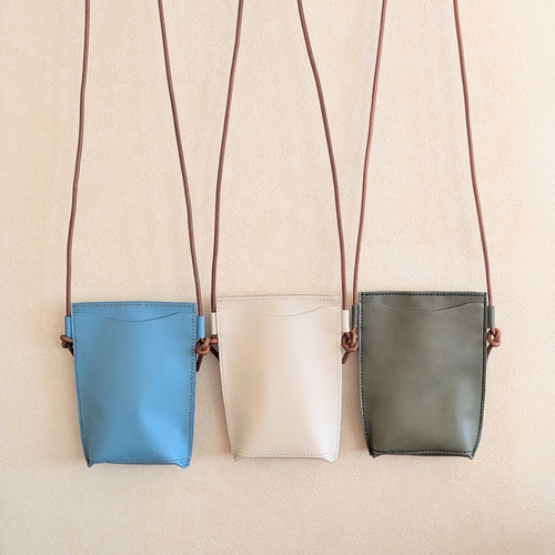 送料無料】外ポケット付きスマホショルダー（モスグリーン）サコッシュ