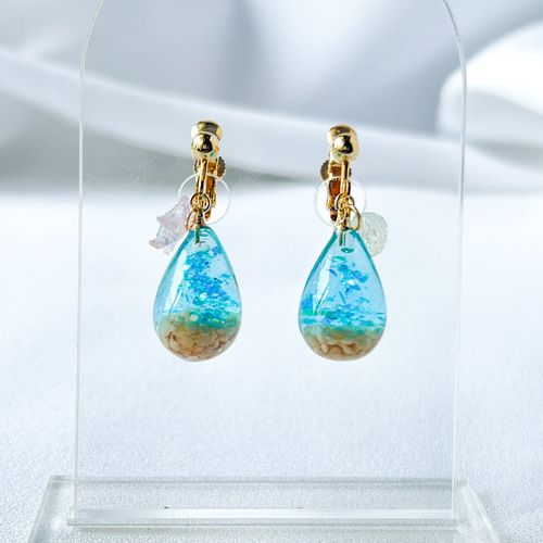 【売り切れ】海色雫 レジンイヤリング 海 レジン 雫 ラメ ブルー 夏 イヤリング・ピアス イヤリング