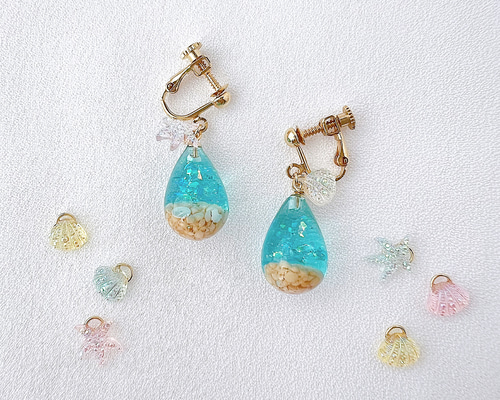 271】青い雫のイヤリング／ピアス／レジン｜ハンドメイド・手芸