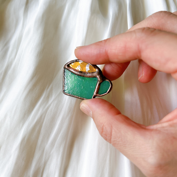 コーヒーカップブローチ(エメラルドグリーン) 4枚目の画像