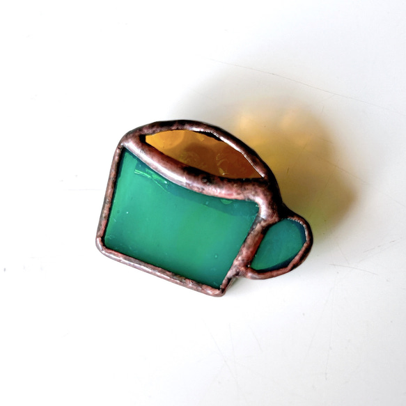 コーヒーカップブローチ(エメラルドグリーン) 1枚目の画像