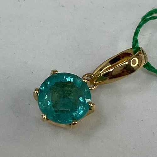 k18YG AU750 18金 天然エメラルド0.75ct 18金ペンダント