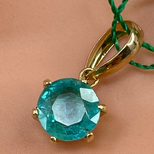 k18YG AU750 18金 天然エメラルド 0.75ct 18金ペンダント ペンダント 