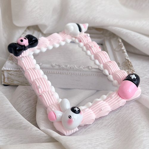 病みかわ♡ピンクうさぎ ちょい病みウサギ(ピンク)|デザインTシャツ