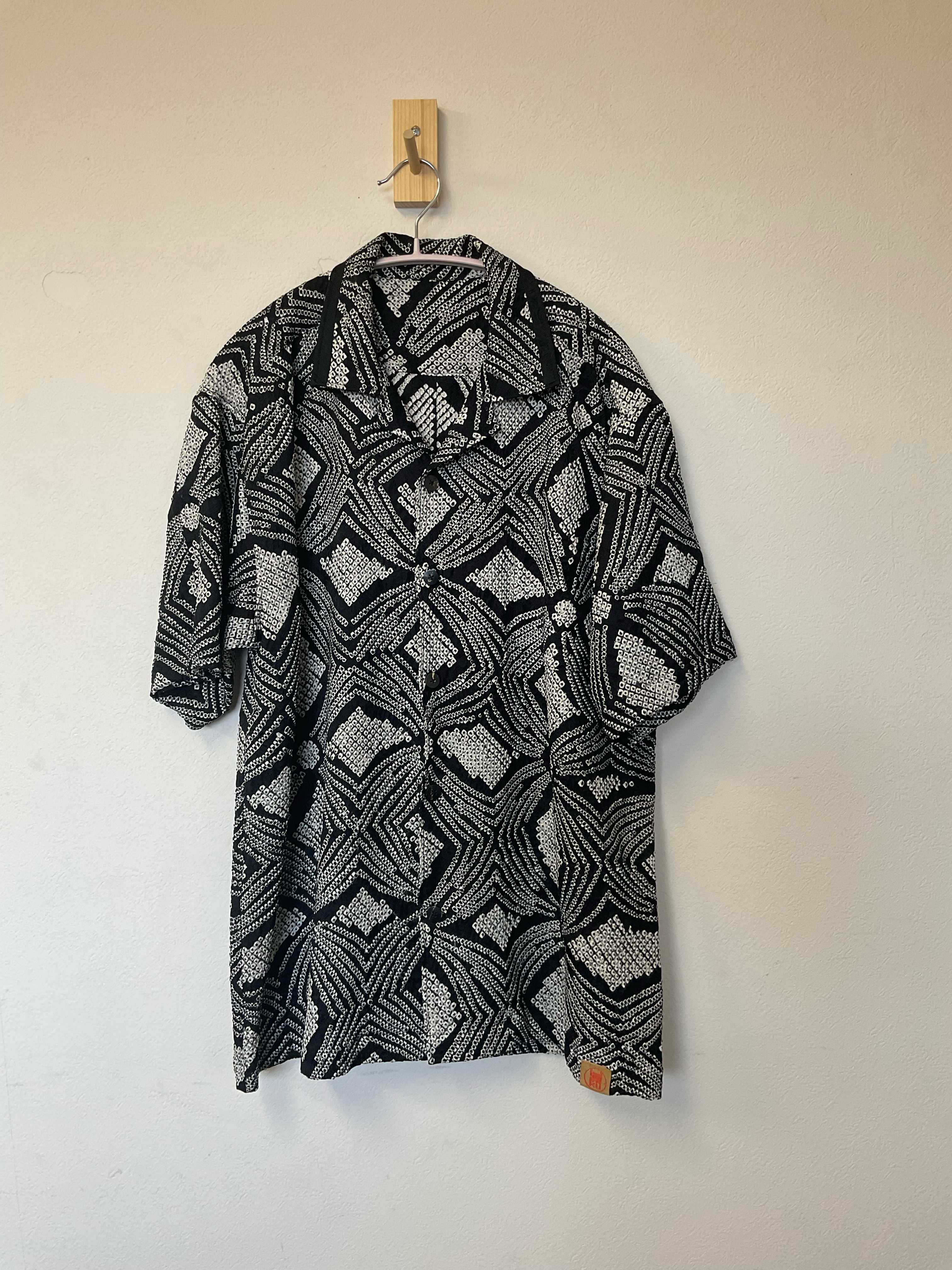 ヴィンテージ着物　黒総絞り　手絞り　ユニセックスL